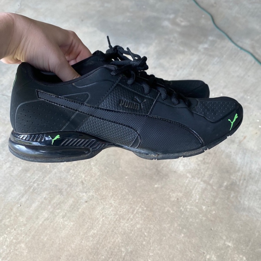 Mens Pumas size 7.5 only wore for an hour not even broke in yet.